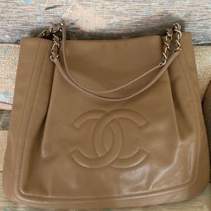 Chanel Bag! Awesome shoulder bag in camel color!